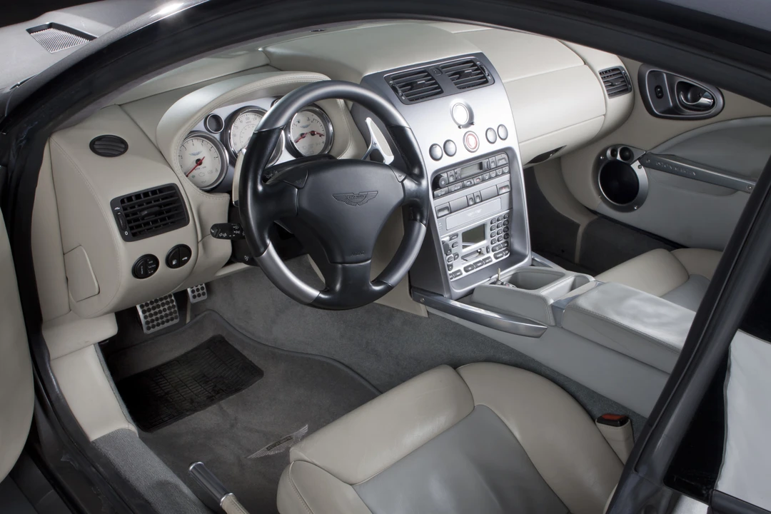2003 Aston Martin Vanquish 1st Gen - Image 21 of 31