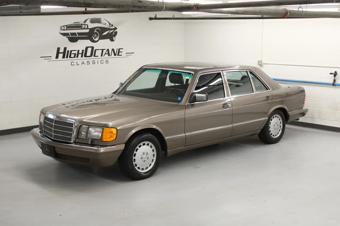 1988 Mercedes-Benz W126 S-Class Sedan - Image 2 of 31