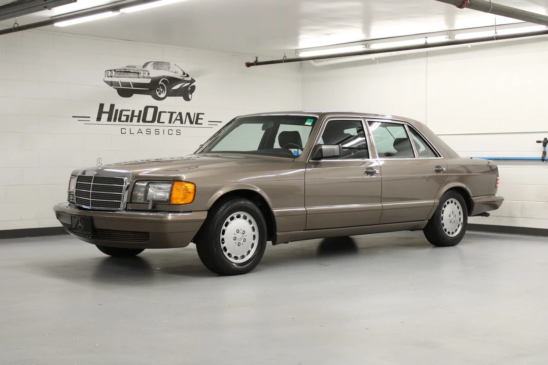 1988 Mercedes-Benz W126 S-Class Sedan - Image 4 of 31
