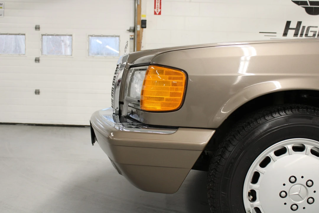 1988 Mercedes-Benz W126 S-Class Sedan - Image 25 of 31