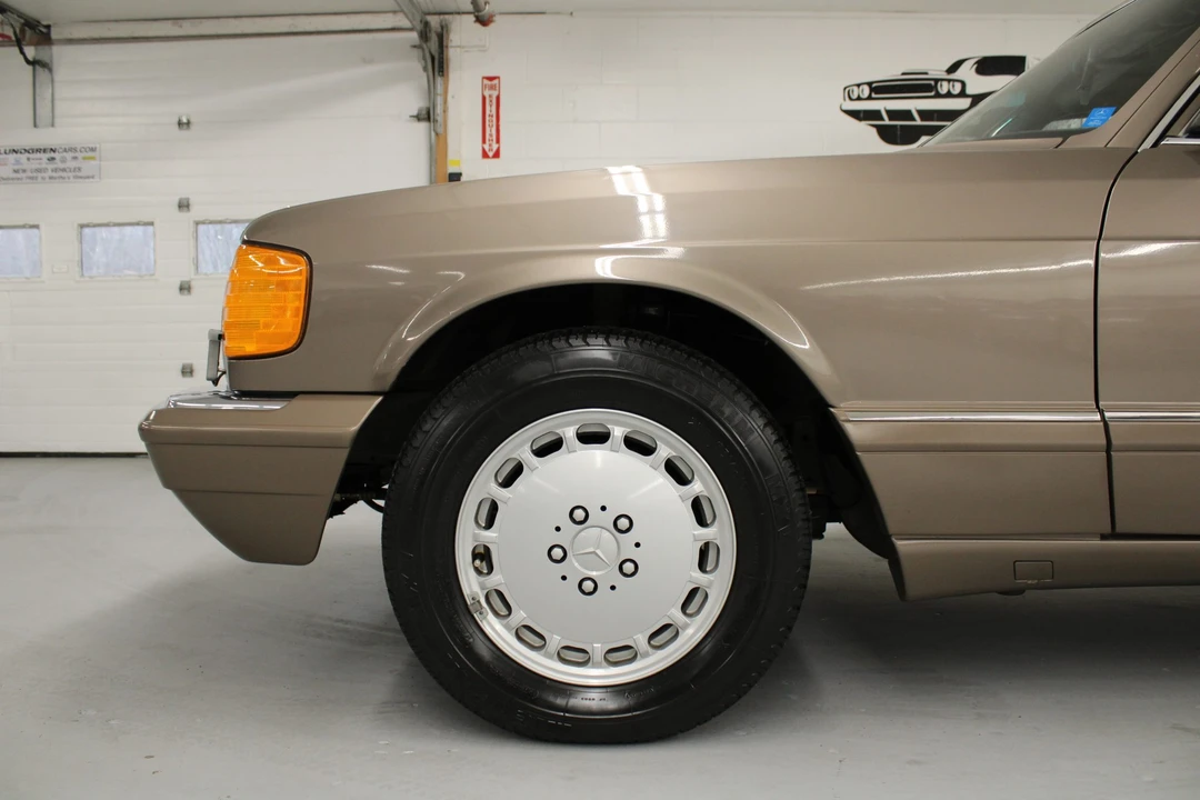 1988 Mercedes-Benz W126 S-Class Sedan - Image 26 of 31