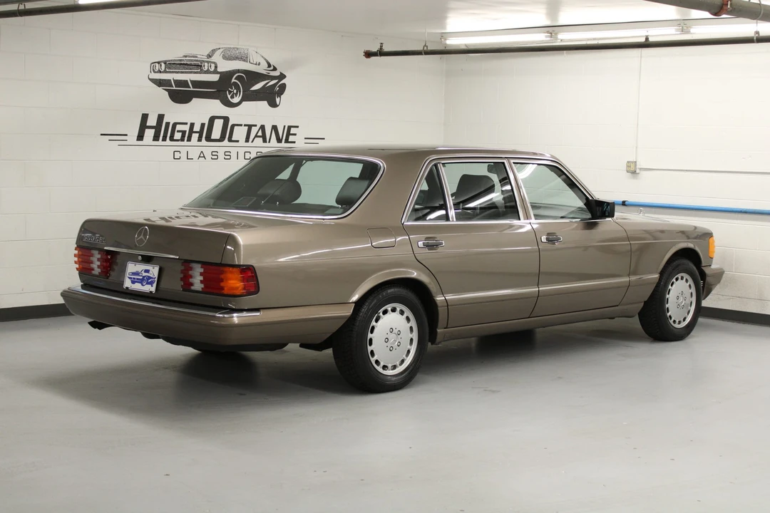 1988 Mercedes-Benz W126 S-Class Sedan - Image 13 of 31