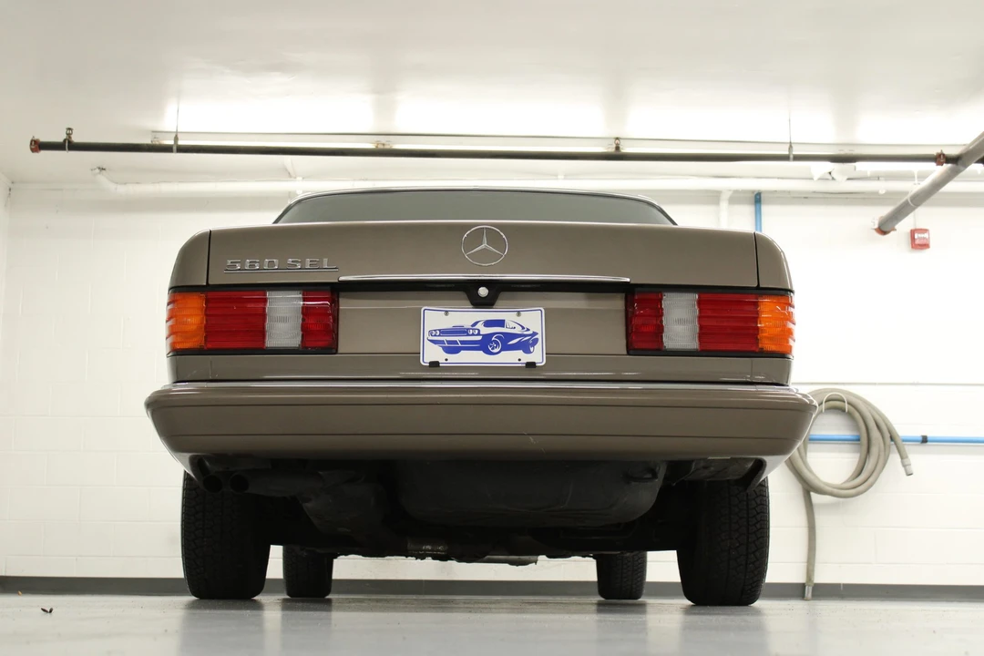 1988 Mercedes-Benz W126 S-Class Sedan - Image 11 of 31
