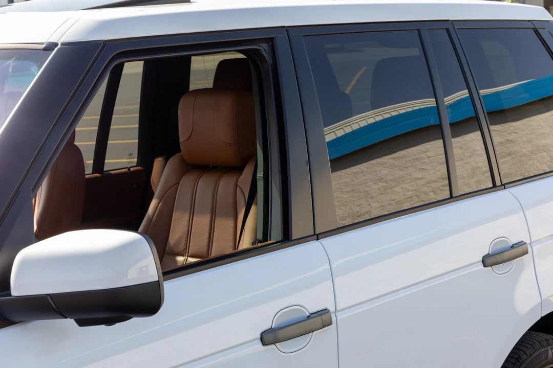 2011 Land Rover Range Rover L322 - Image 19 of 31