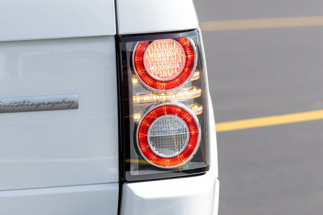 2011 Land Rover Range Rover L322 - Image 17 of 31