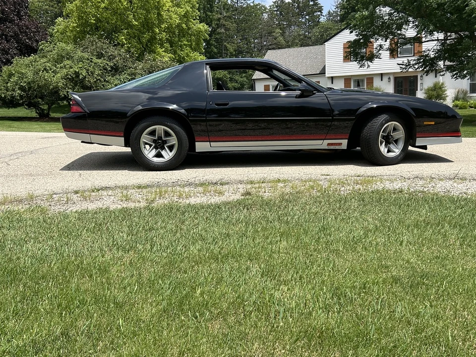 1984 Chevrolet Camaro IROC-Z & Z28 3rd Gen - Image 18 of 31