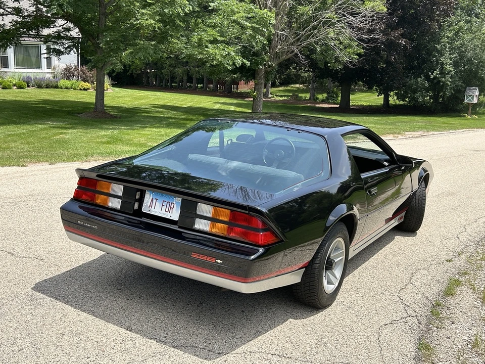 1984 Chevrolet Camaro IROC-Z & Z28 3rd Gen - Image 25 of 31