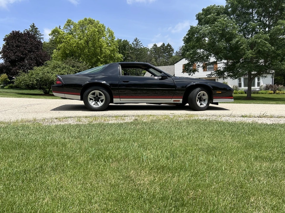 1984 Chevrolet Camaro IROC-Z & Z28 3rd Gen - Image 16 of 31
