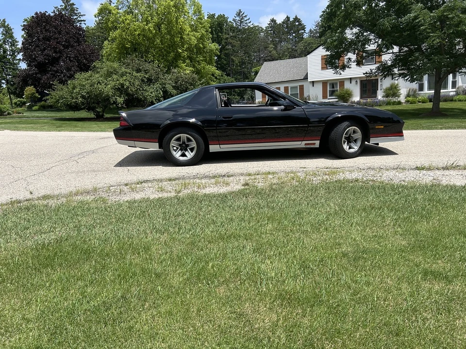 1984 Chevrolet Camaro IROC-Z & Z28 3rd Gen - Image 15 of 31