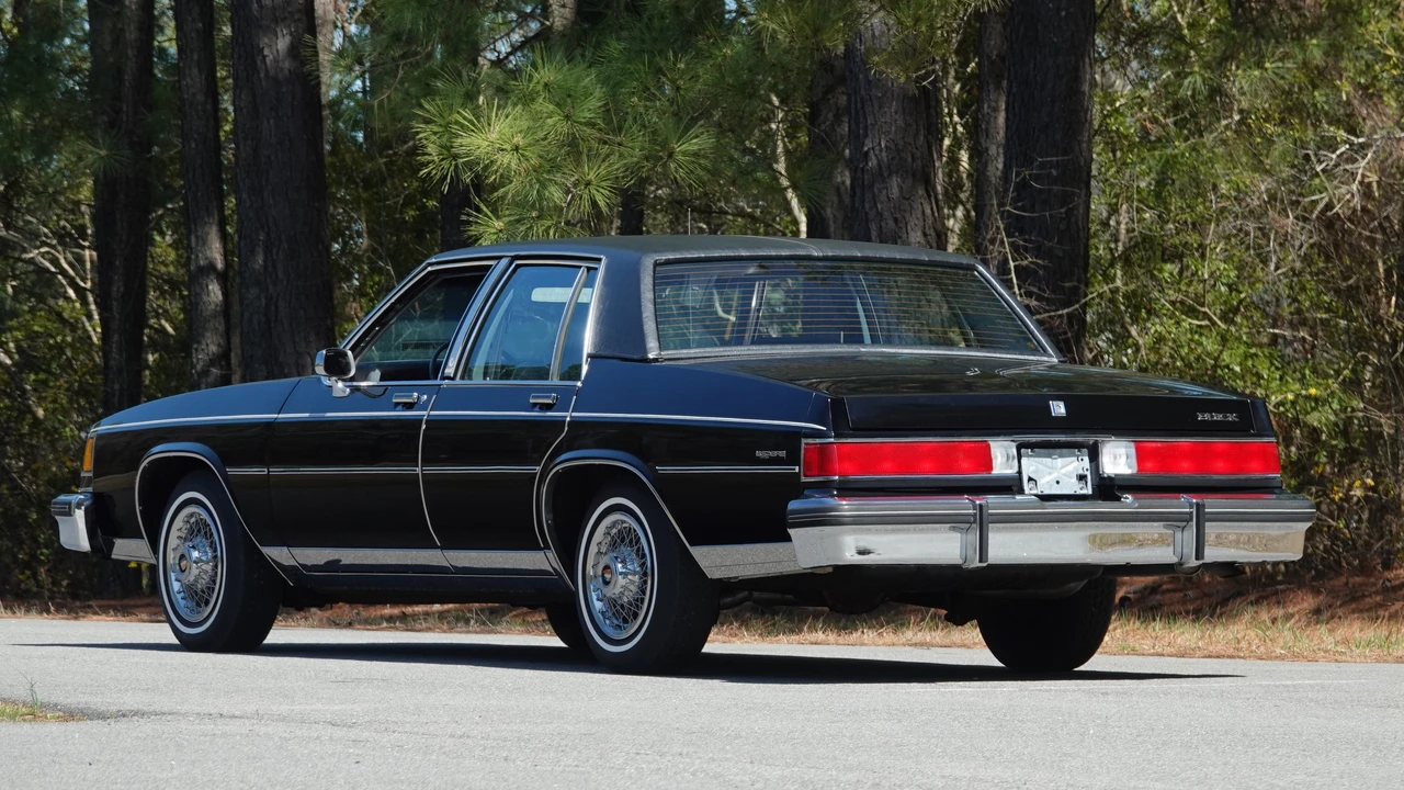 1985 Buick LeSabre - Image 13 of 31