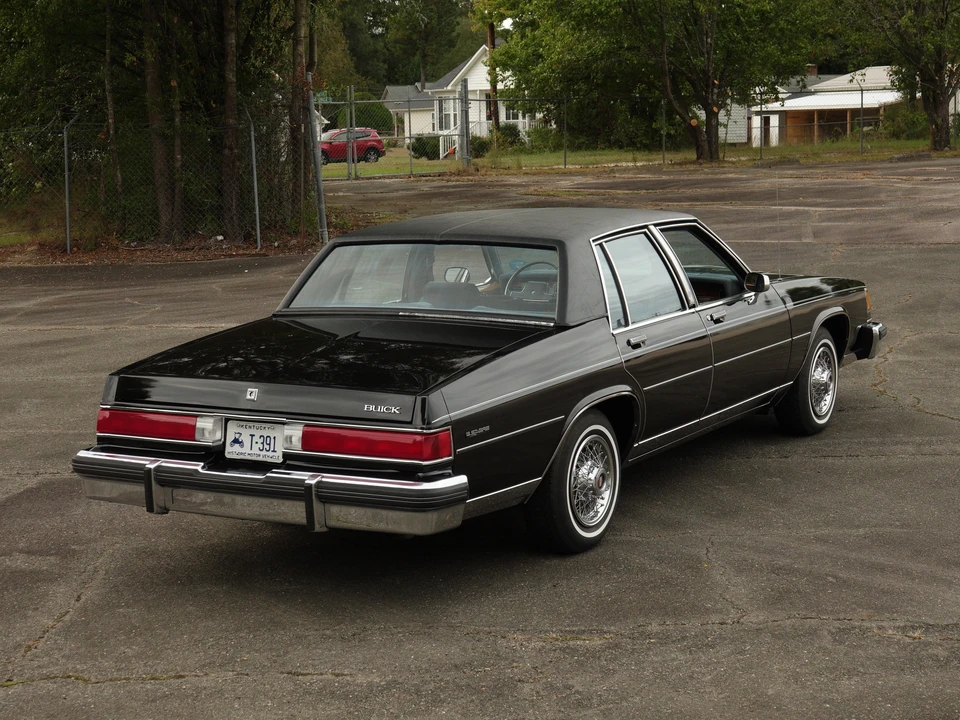 1985 Buick LeSabre - Image 14 of 31