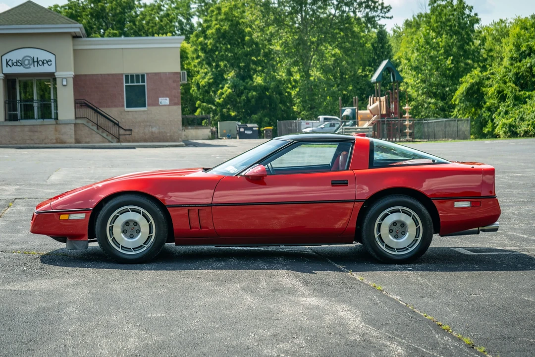 1987 Chevrolet Corvette C4 - Image 27 of 31