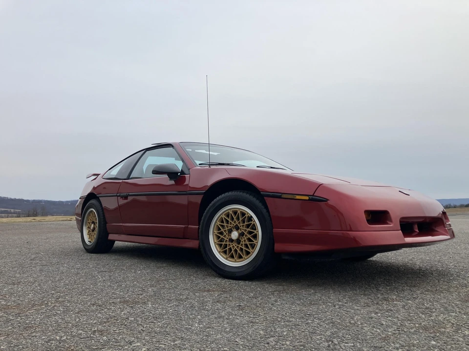 1988 Pontiac Fiero GT - Image 8 of 31