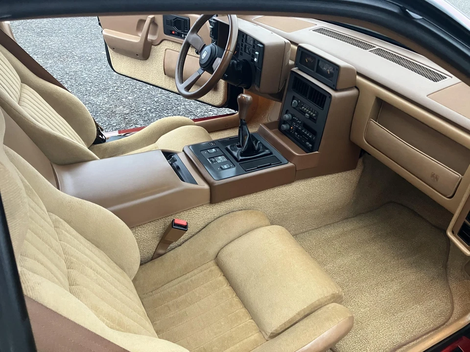 1988 Pontiac Fiero GT - Image 22 of 31