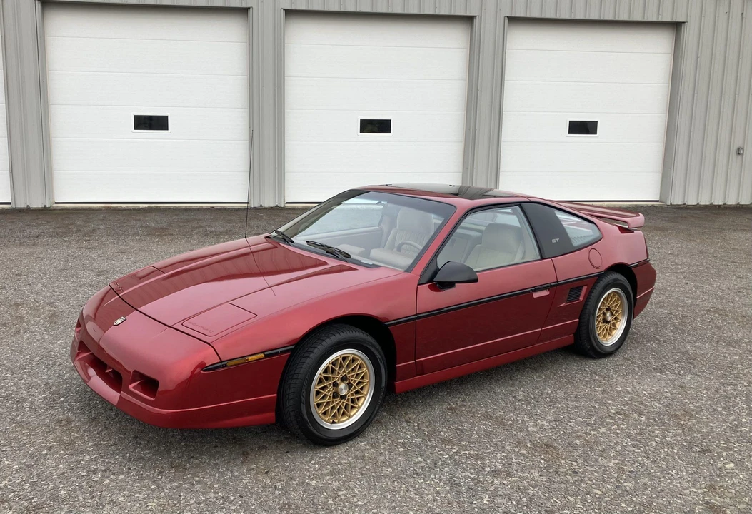 1988 Pontiac Fiero GT - Image 2 of 31