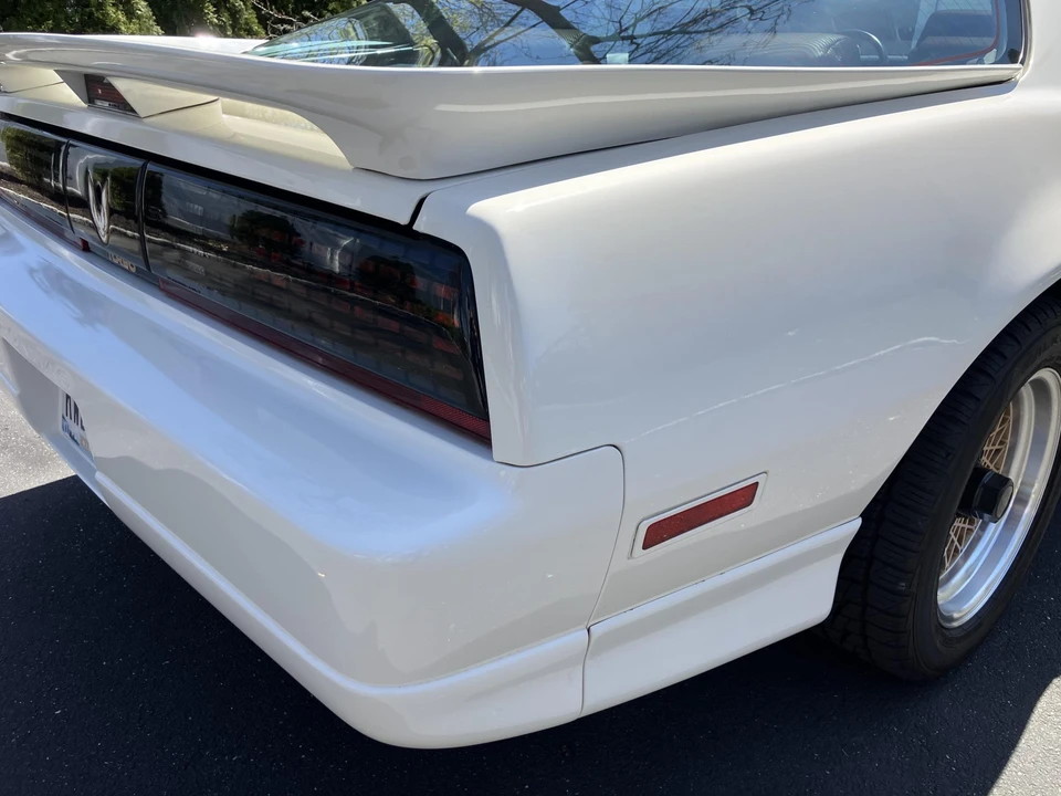 1989 Pontiac Firebird Trans Am 3rd Gen - Image 29 of 31