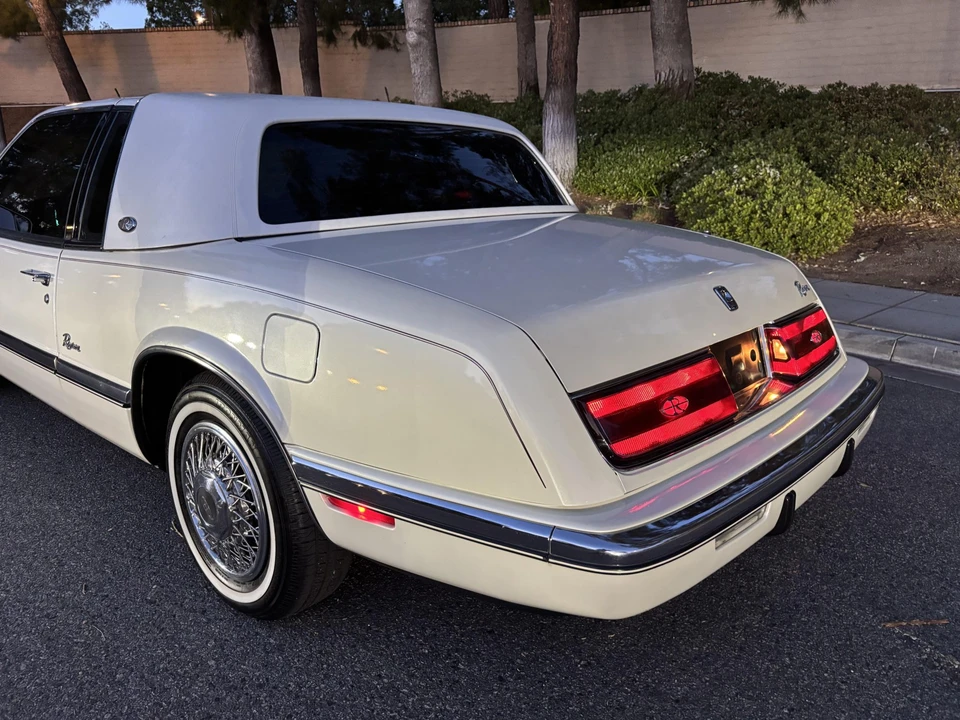 1990 Buick Riviera 4th-7th Gen - Image 18 of 31