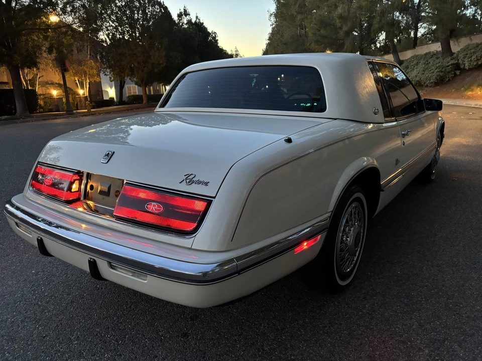 1990 Buick Riviera 4th-7th Gen - Image 20 of 31