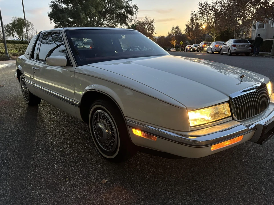 1990 Buick Riviera 4th-7th Gen - Image 16 of 31