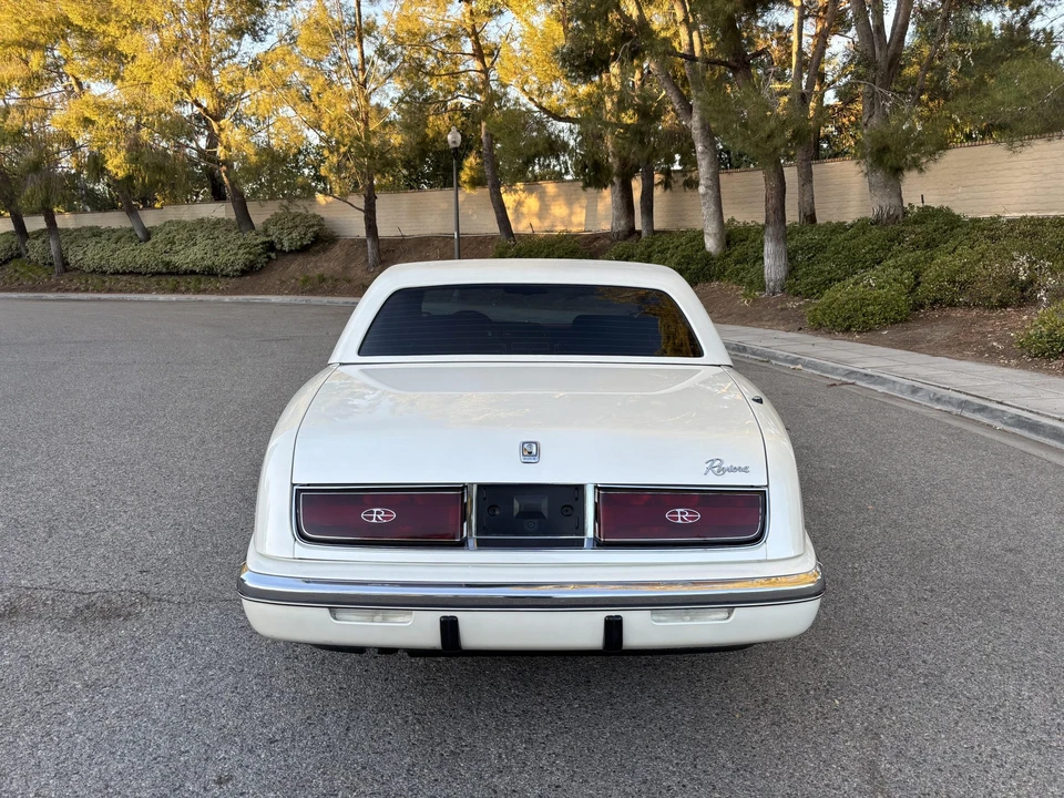 1990 Buick Riviera 4th-7th Gen - Image 7 of 31