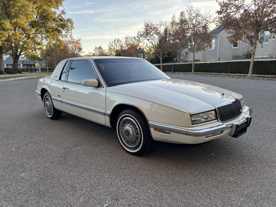 1990 Buick Riviera 4th-7th Gen - Image 4 of 31
