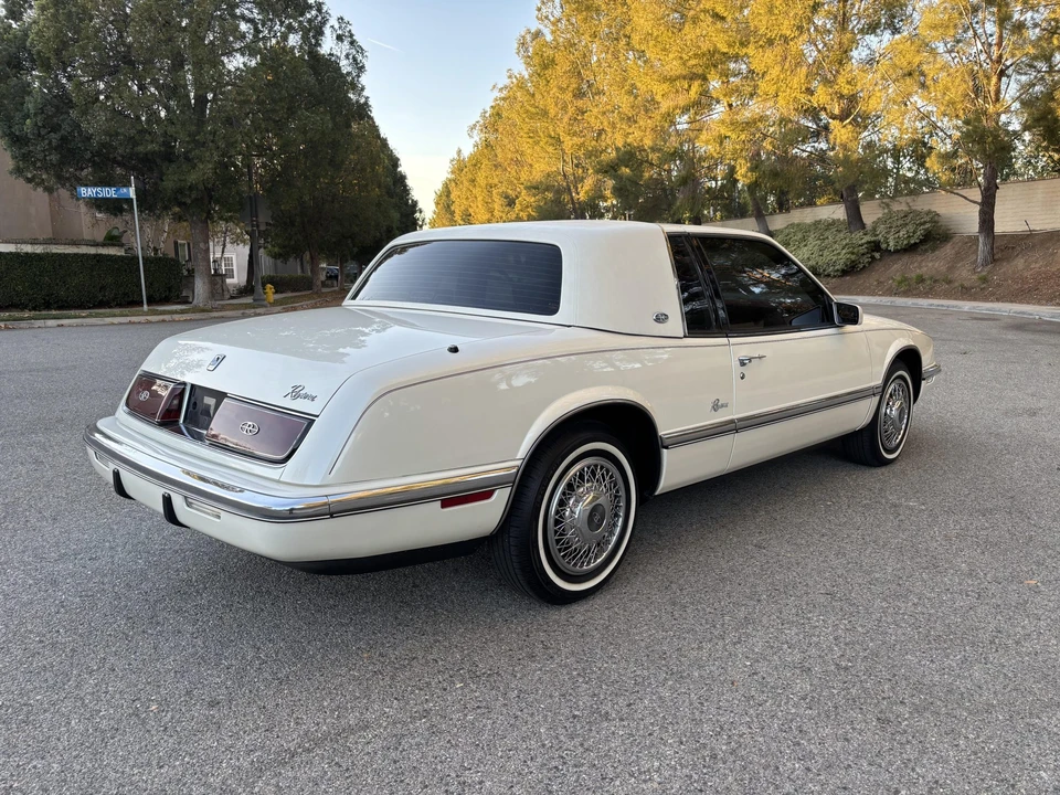 1990 Buick Riviera 4th-7th Gen - Image 6 of 31