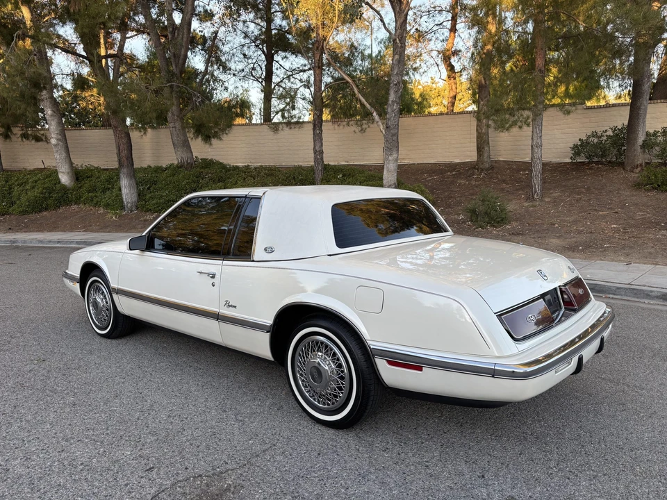 1990 Buick Riviera 4th-7th Gen - Image 8 of 31
