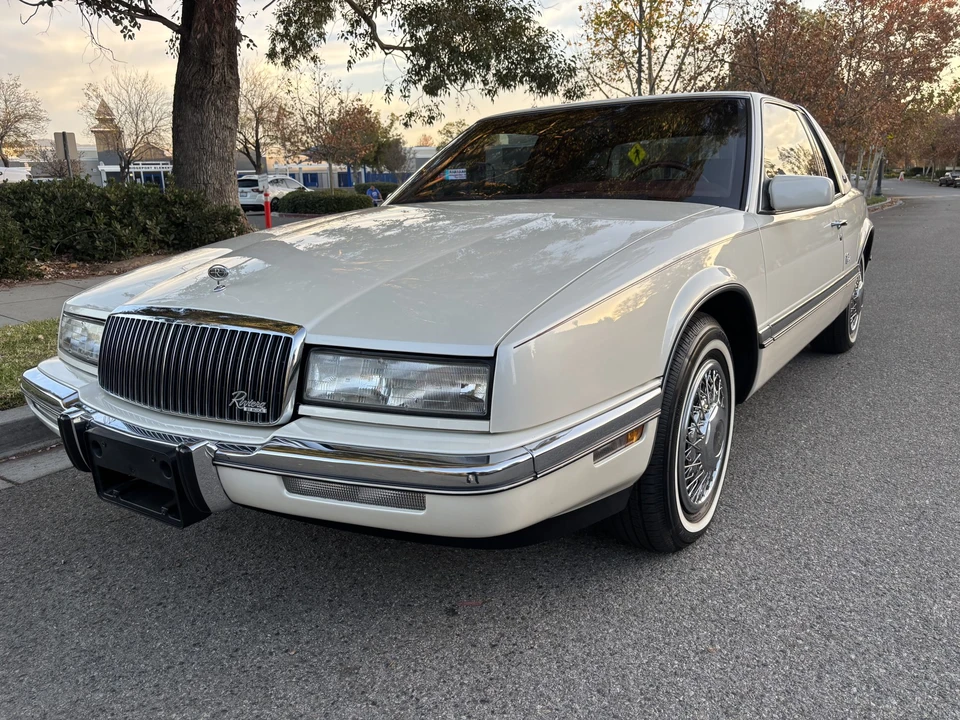 1990 Buick Riviera 4th-7th Gen - Image 10 of 31