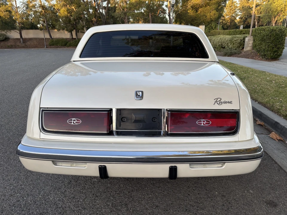 1990 Buick Riviera 4th-7th Gen - Image 14 of 31