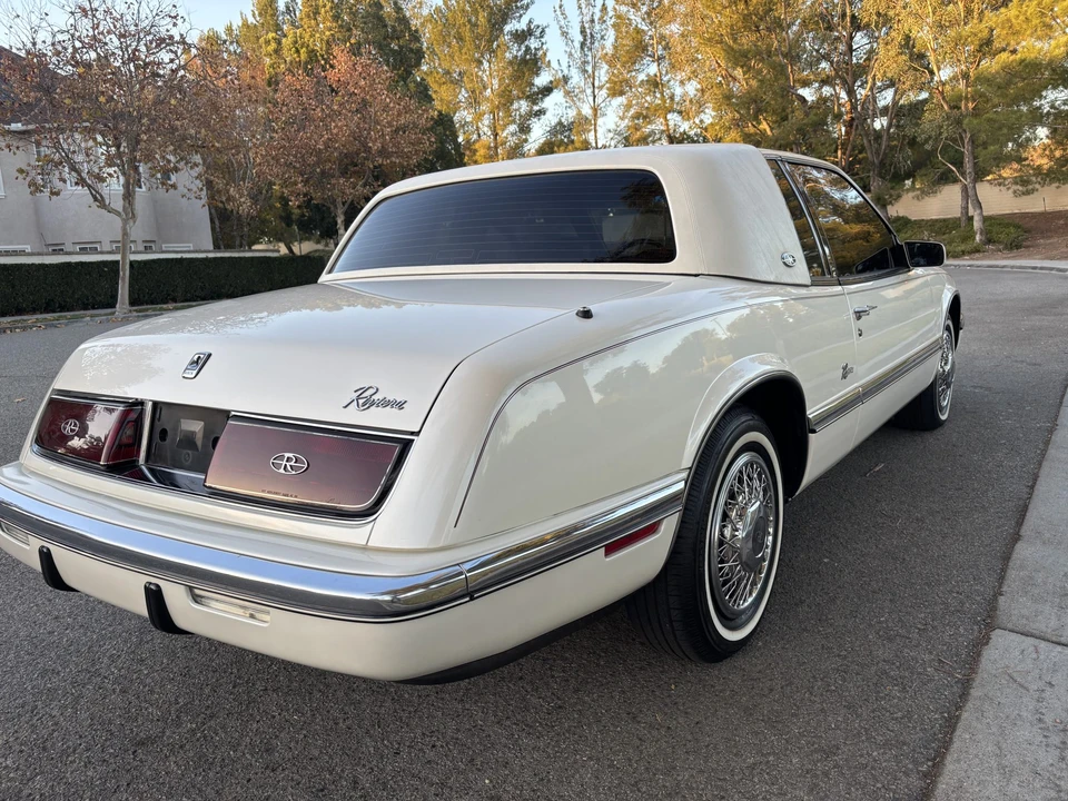 1990 Buick Riviera 4th-7th Gen - Image 13 of 31