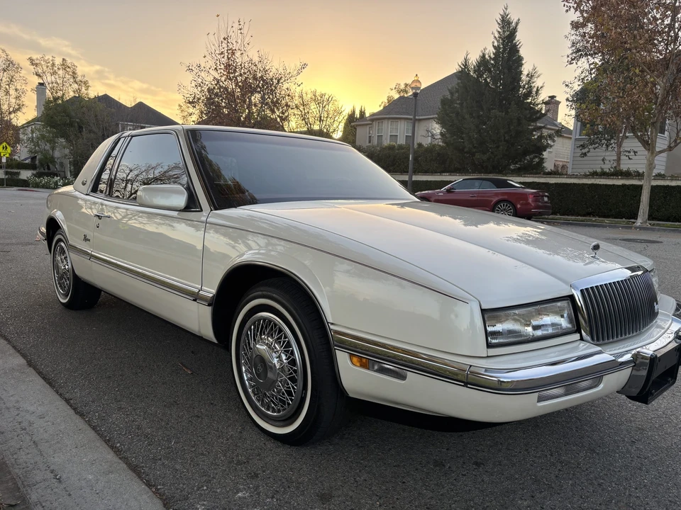 1990 Buick Riviera 4th-7th Gen - Image 12 of 31