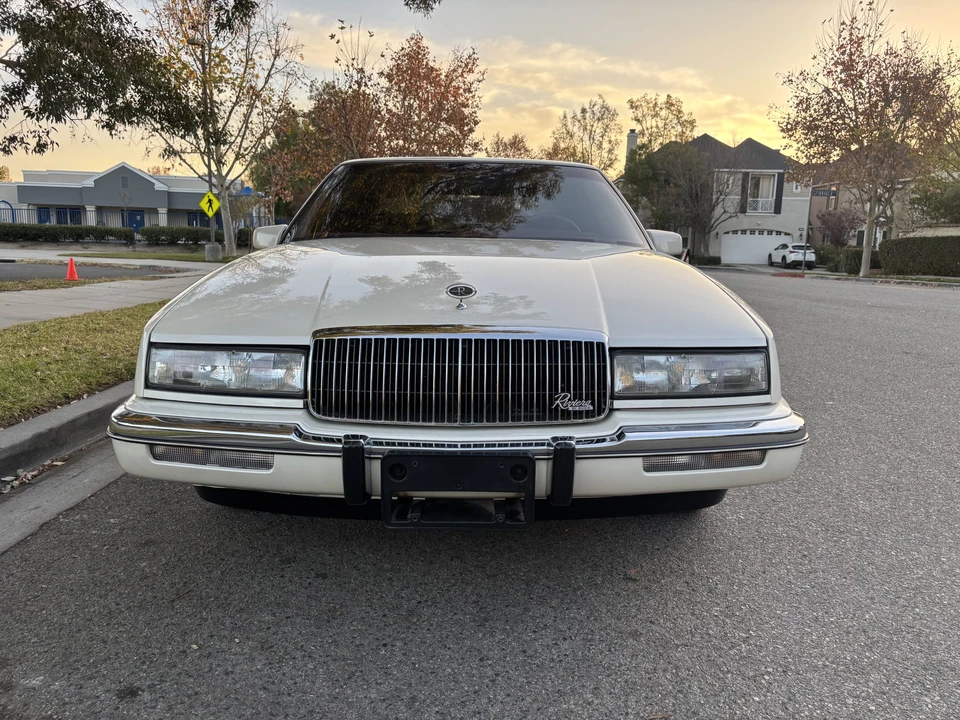 1990 Buick Riviera 4th-7th Gen - Image 11 of 31