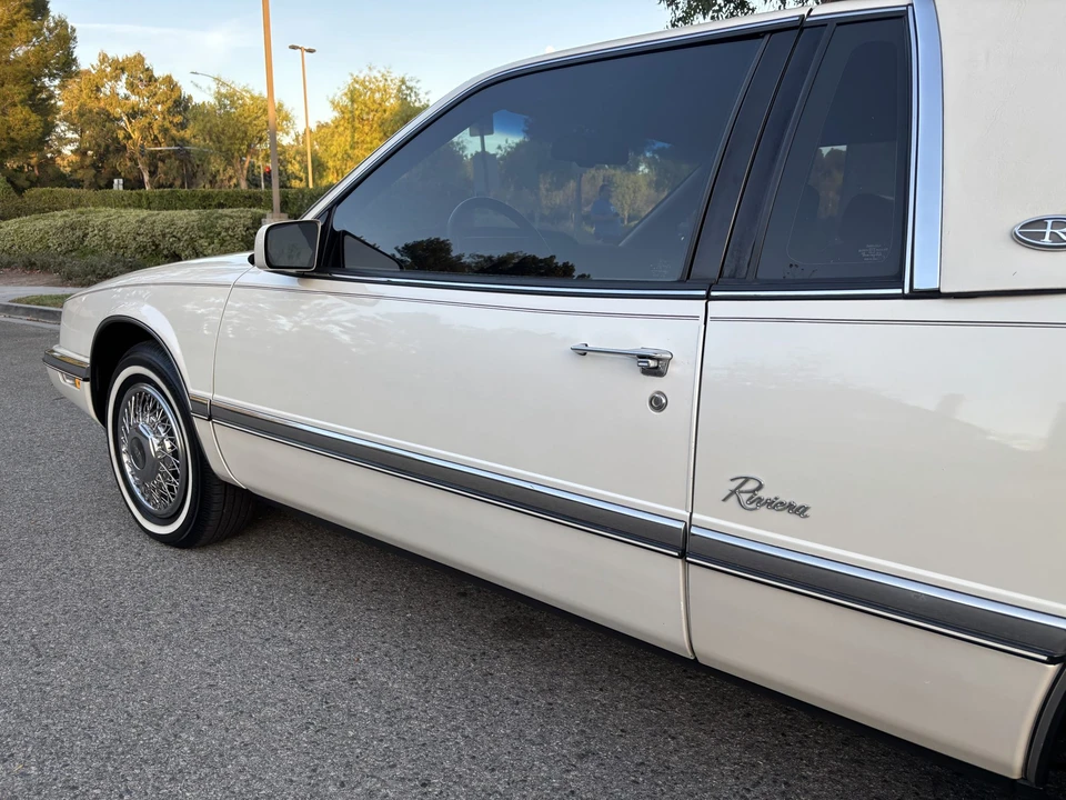 1990 Buick Riviera 4th-7th Gen - Image 30 of 31
