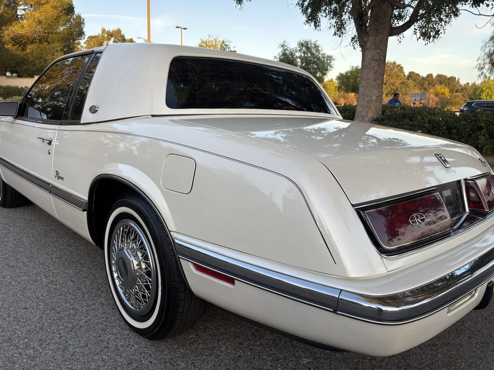 1990 Buick Riviera 4th-7th Gen - Image 28 of 31