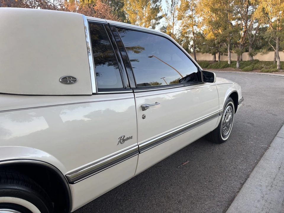 1990 Buick Riviera 4th-7th Gen - Image 23 of 31