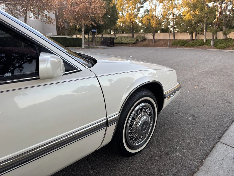 1990 Buick Riviera 4th-7th Gen - Image 22 of 31