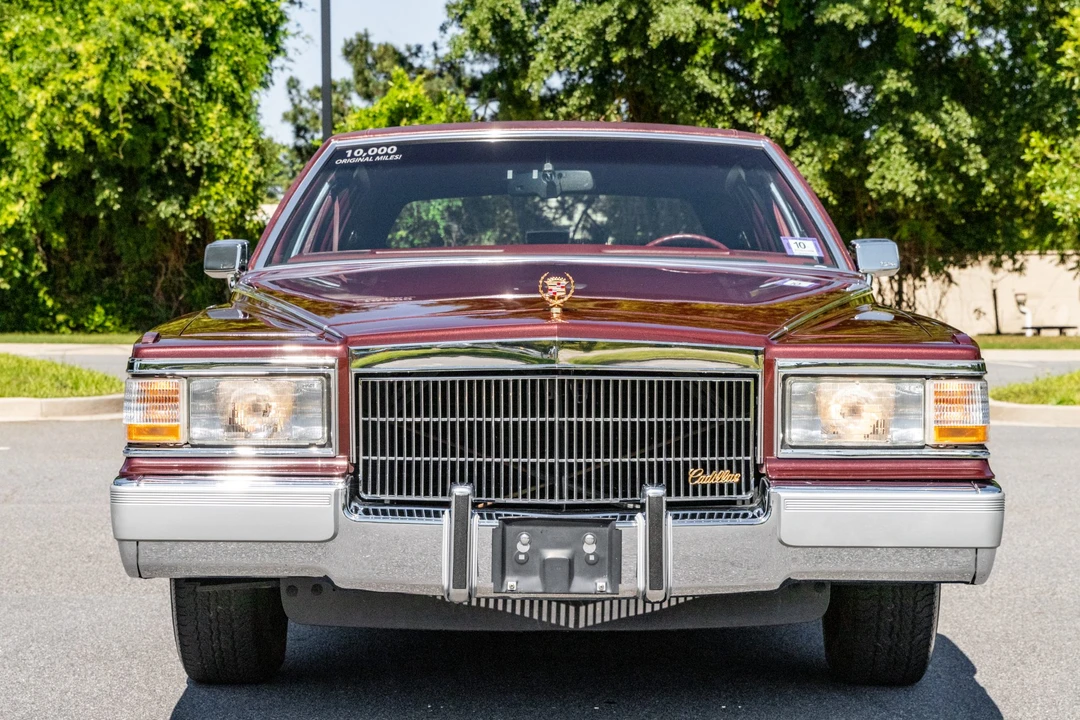 1990 Cadillac Brougham - Image 15 of 31