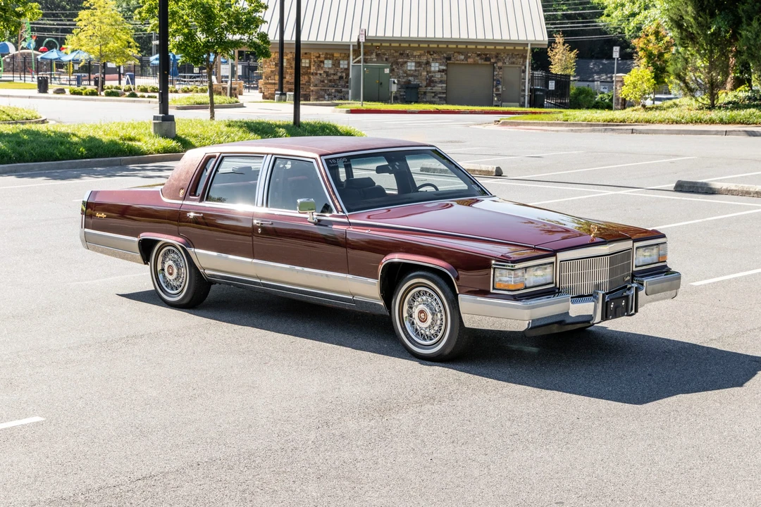1990 Cadillac Brougham - Image 5 of 31