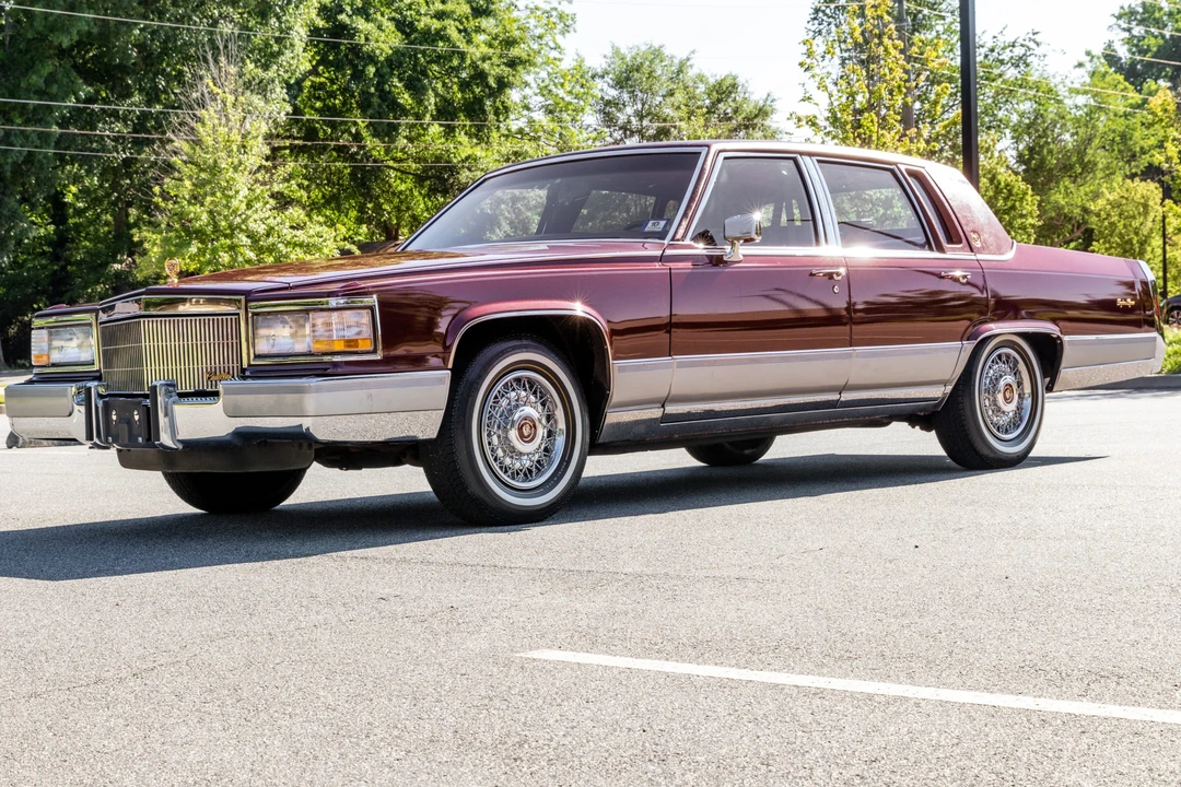 1990 Cadillac Brougham - Image 13 of 31
