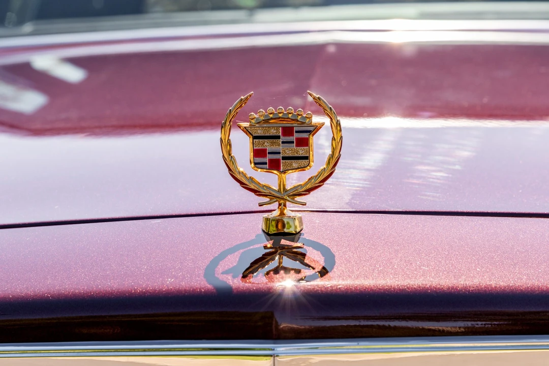 1990 Cadillac Brougham - Image 22 of 31