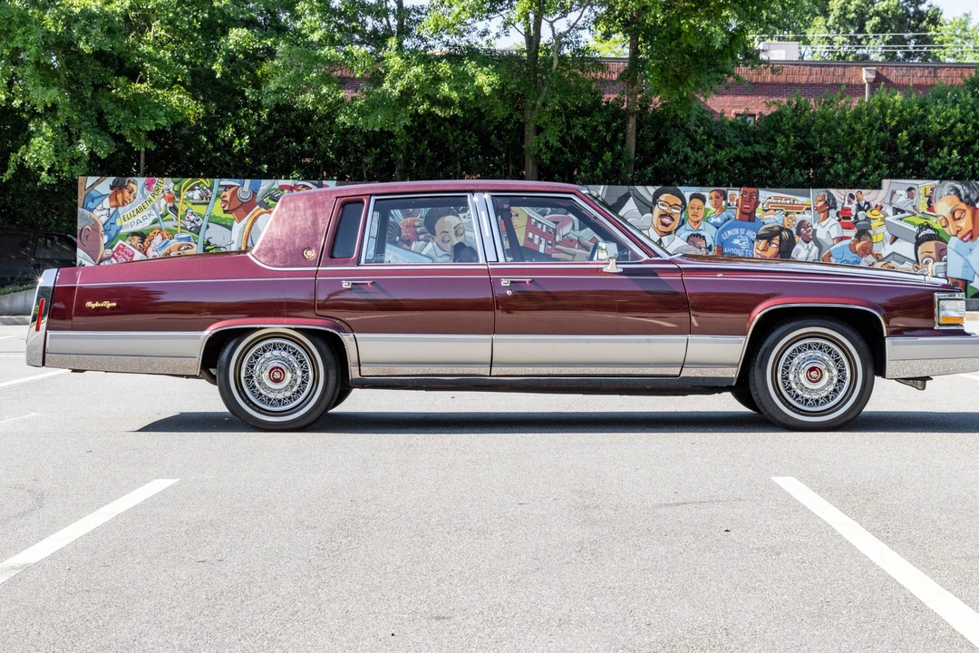 1990 Cadillac Brougham - Image 7 of 31
