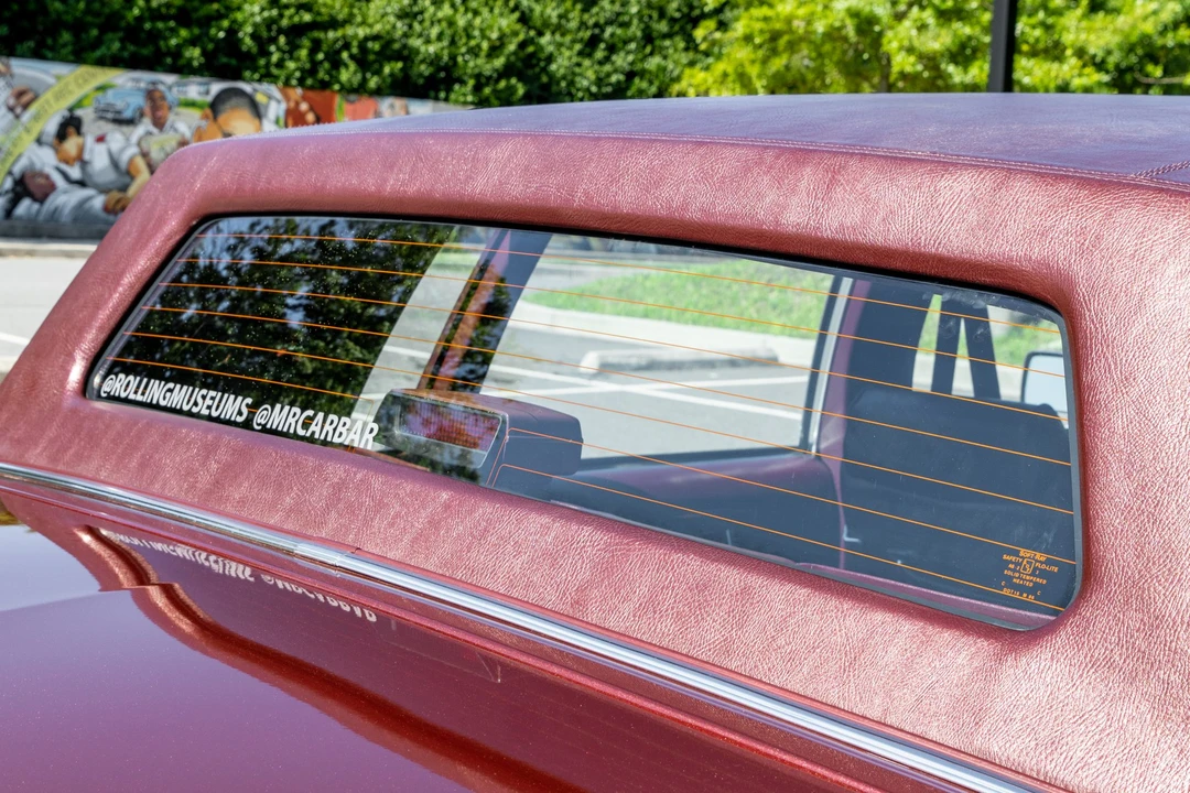 1990 Cadillac Brougham - Image 28 of 31