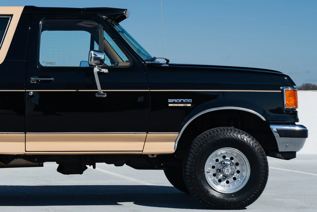 1990 Ford Bronco 4th Gen - Image 15 of 31