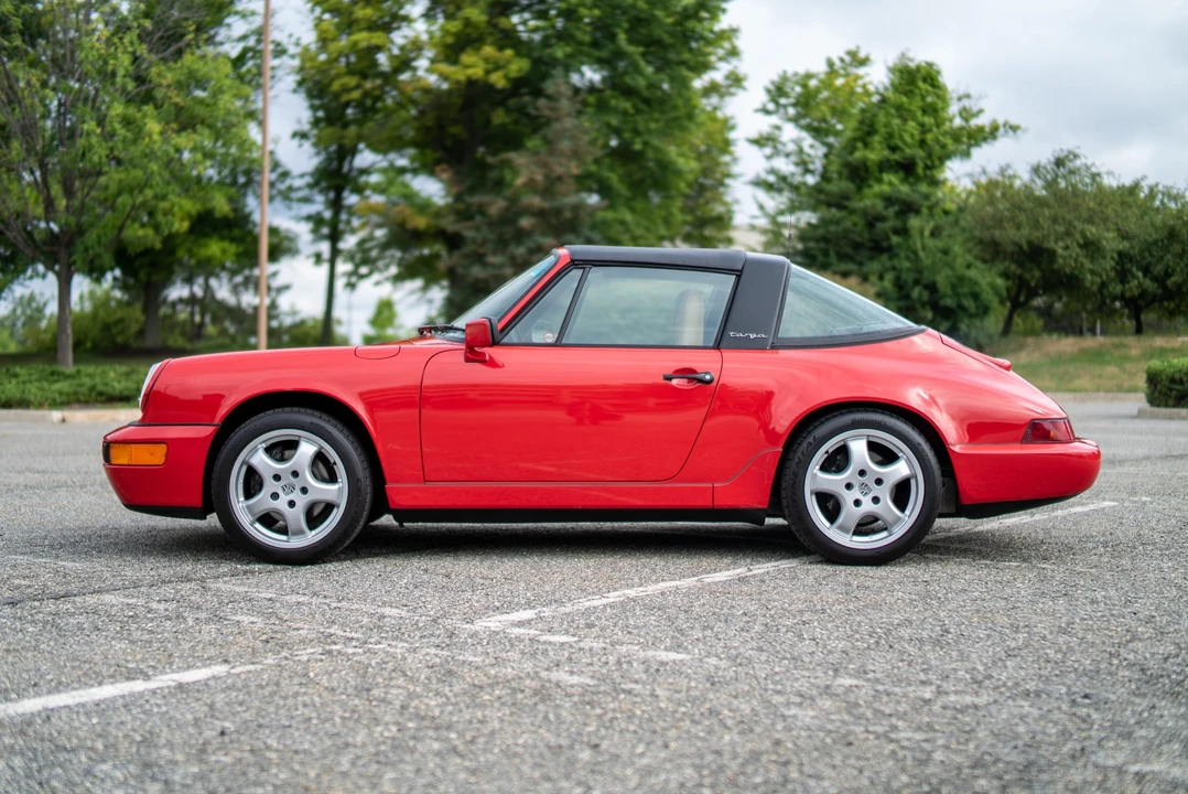 1990 Porsche 964 Carrera 4 - Image 4 of 31