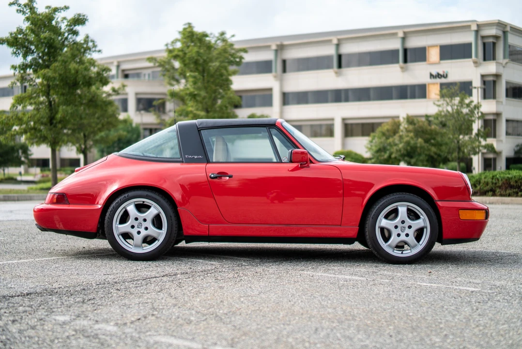 1990 Porsche 964 Carrera 4 - Image 9 of 31