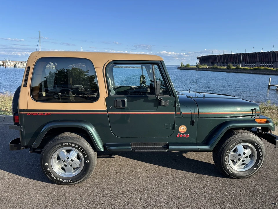 1994 Jeep YJ Wrangler - Image 19 of 31