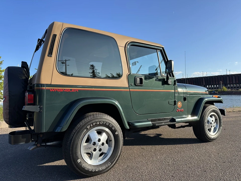 1994 Jeep YJ Wrangler - Image 17 of 31