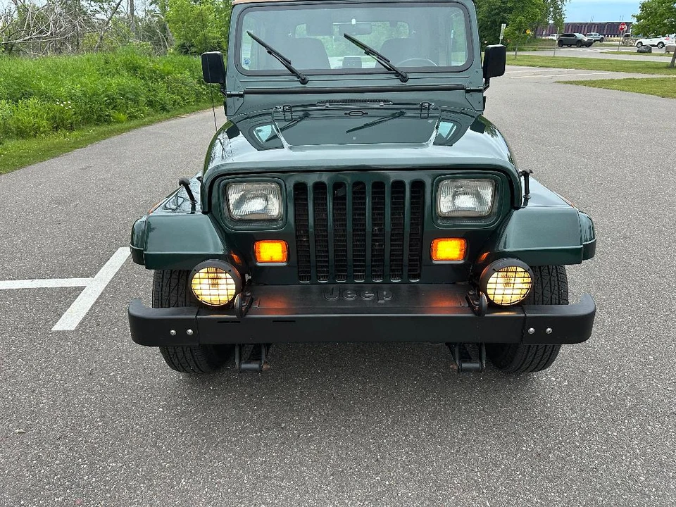 1994 Jeep YJ Wrangler - Image 21 of 31