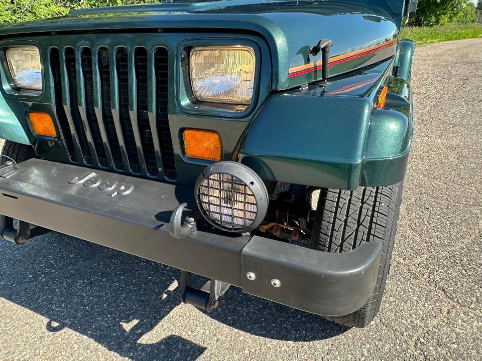 1994 Jeep YJ Wrangler - Image 22 of 31