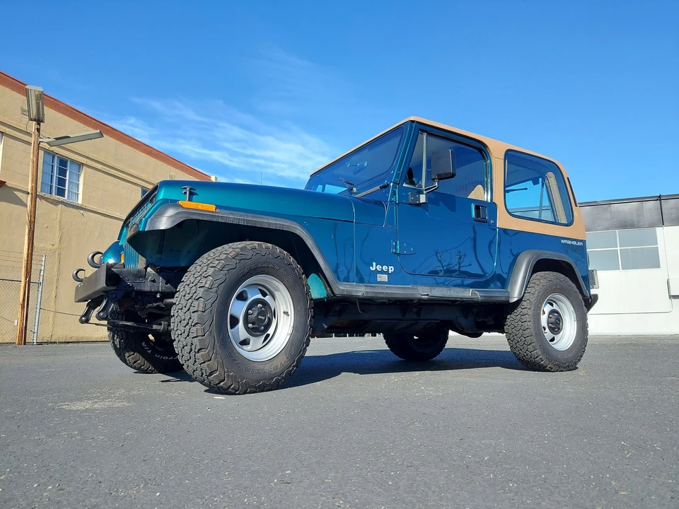 1995 Jeep YJ Wrangler - Image 23 of 31